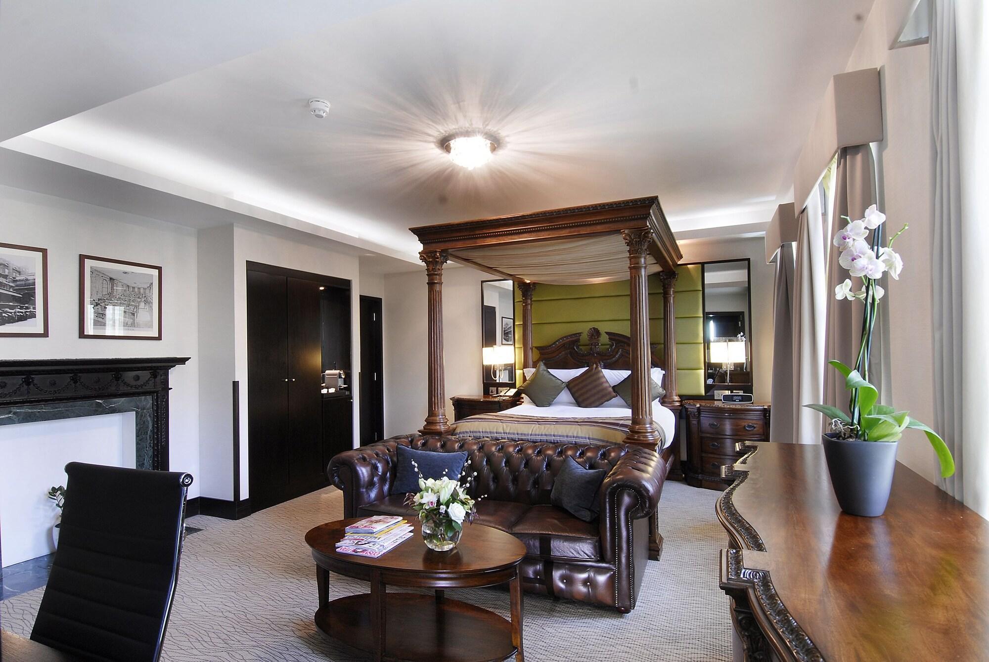 Montcalm Brewery, London City Екстер'єр фото A suite at the hotel