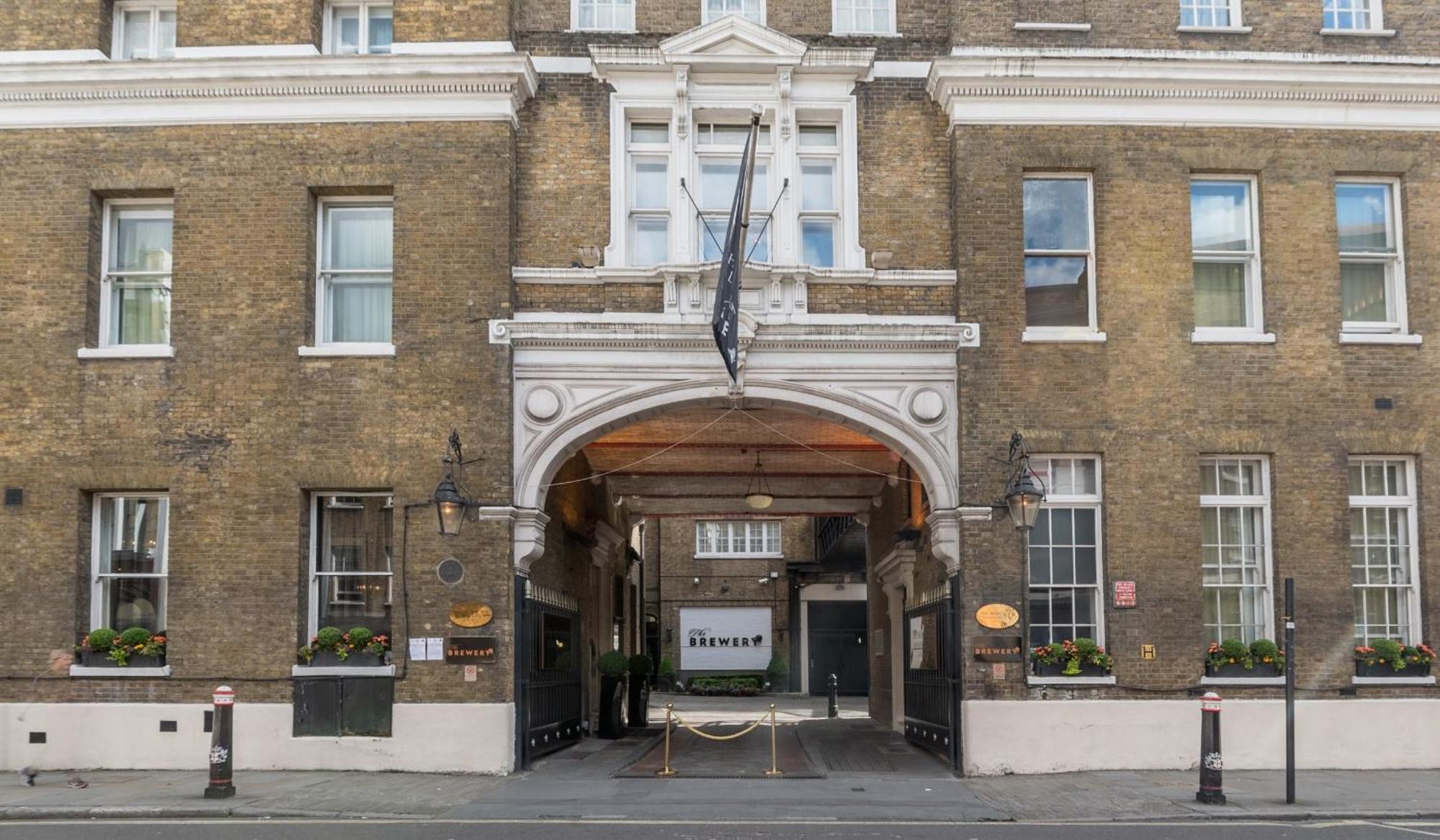 Montcalm Brewery, London City Екстер'єр фото The entrance to the hotel