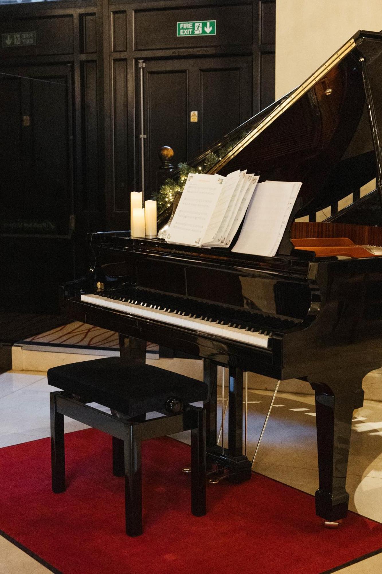 Montcalm Brewery, London City Екстер'єр фото A piano with a music stand